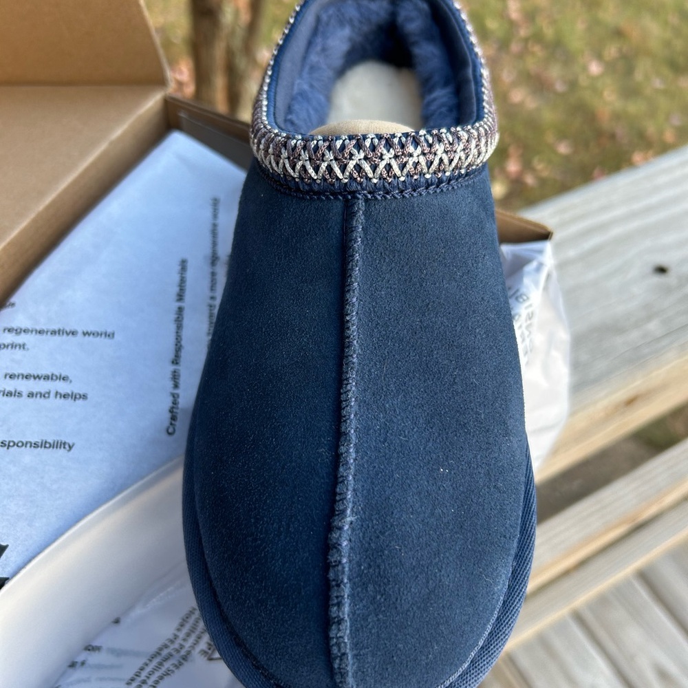 Navy blue youth Ugg Tasman slipper. New in box. Never worn.